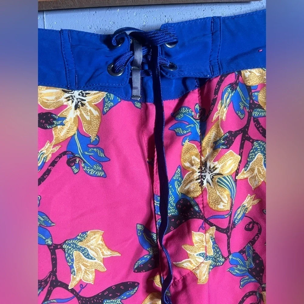 Patagonia Stretch Planing Floral Swim Short, size 34